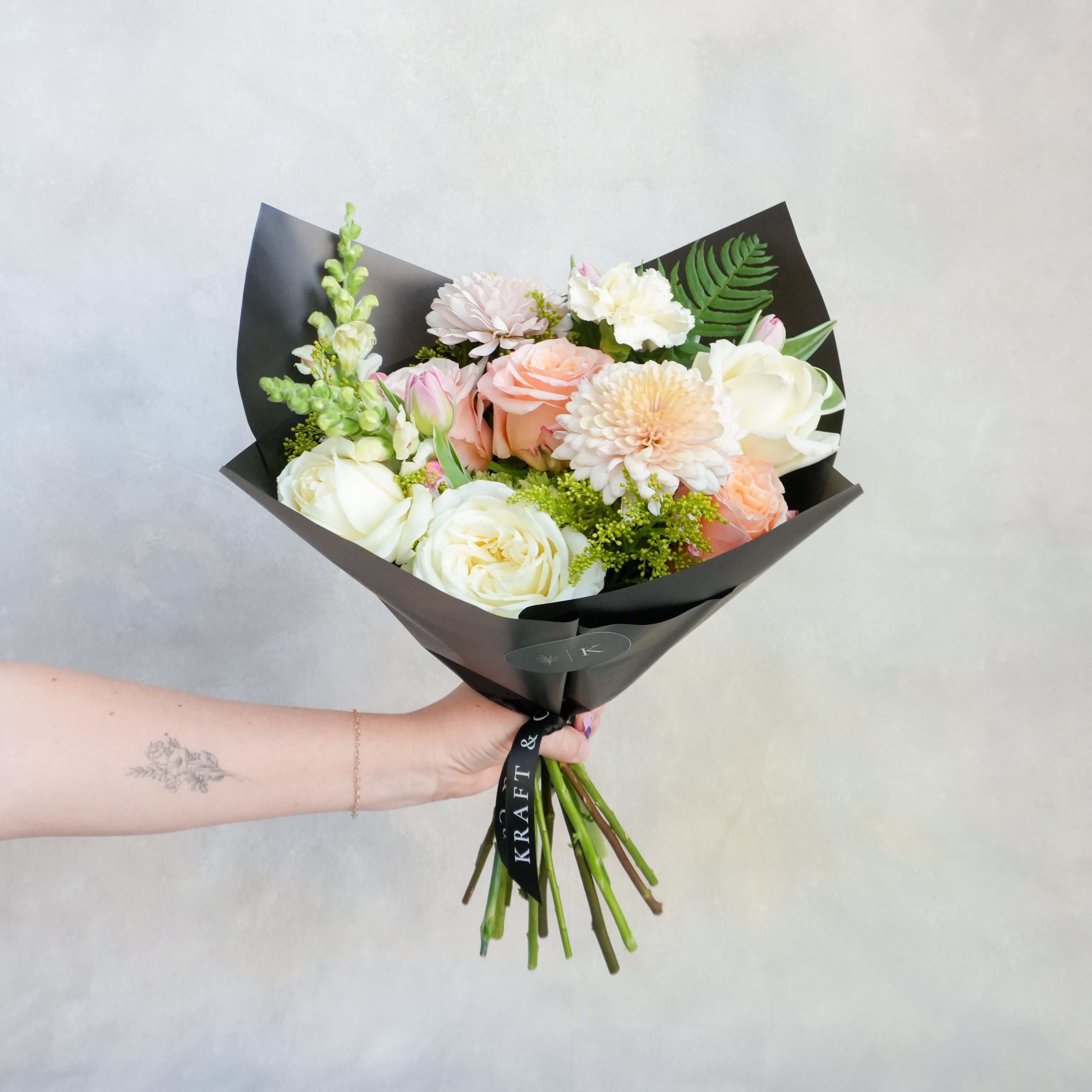 Hand Tied Bouquet | Medium