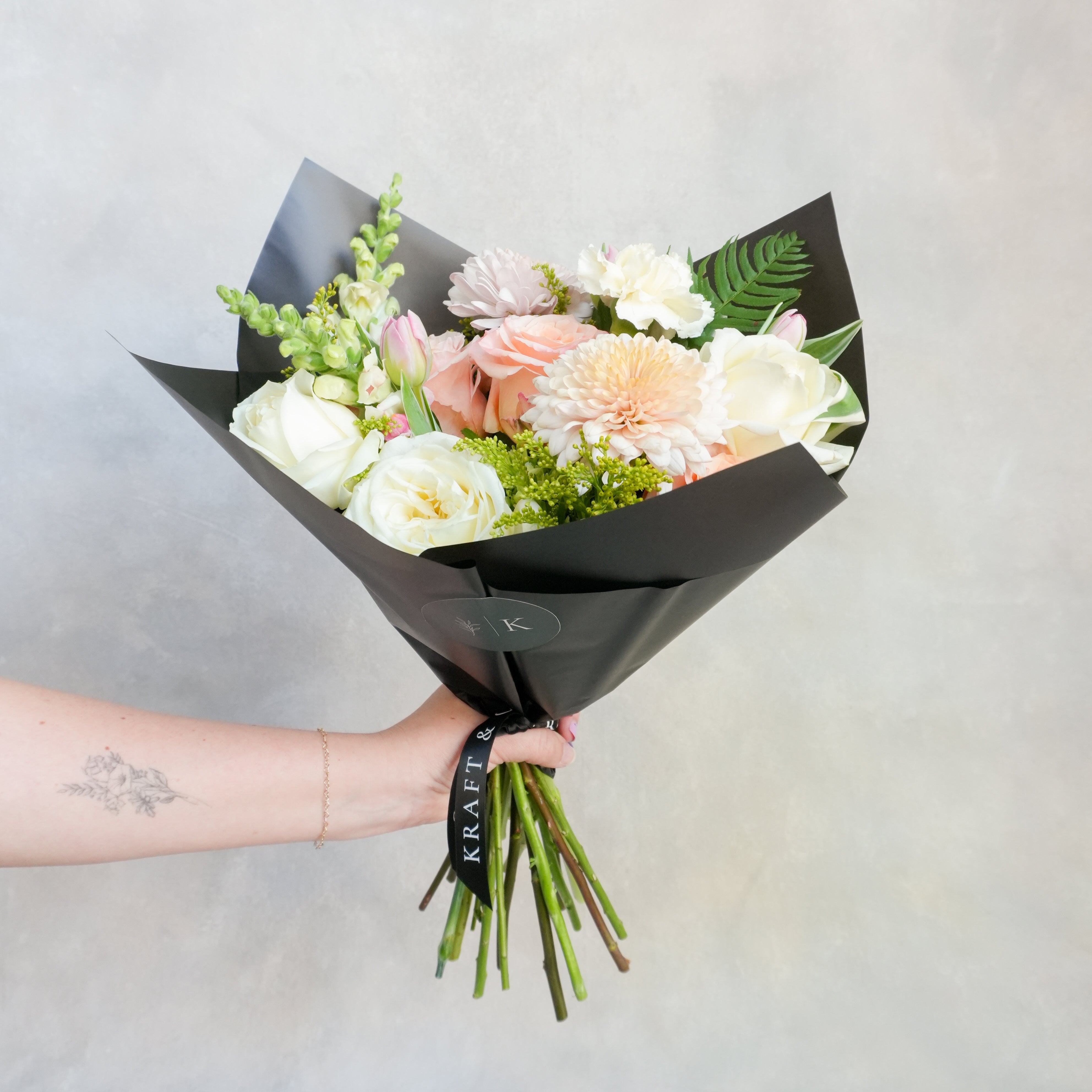 Hand Tied Bouquet | Medium