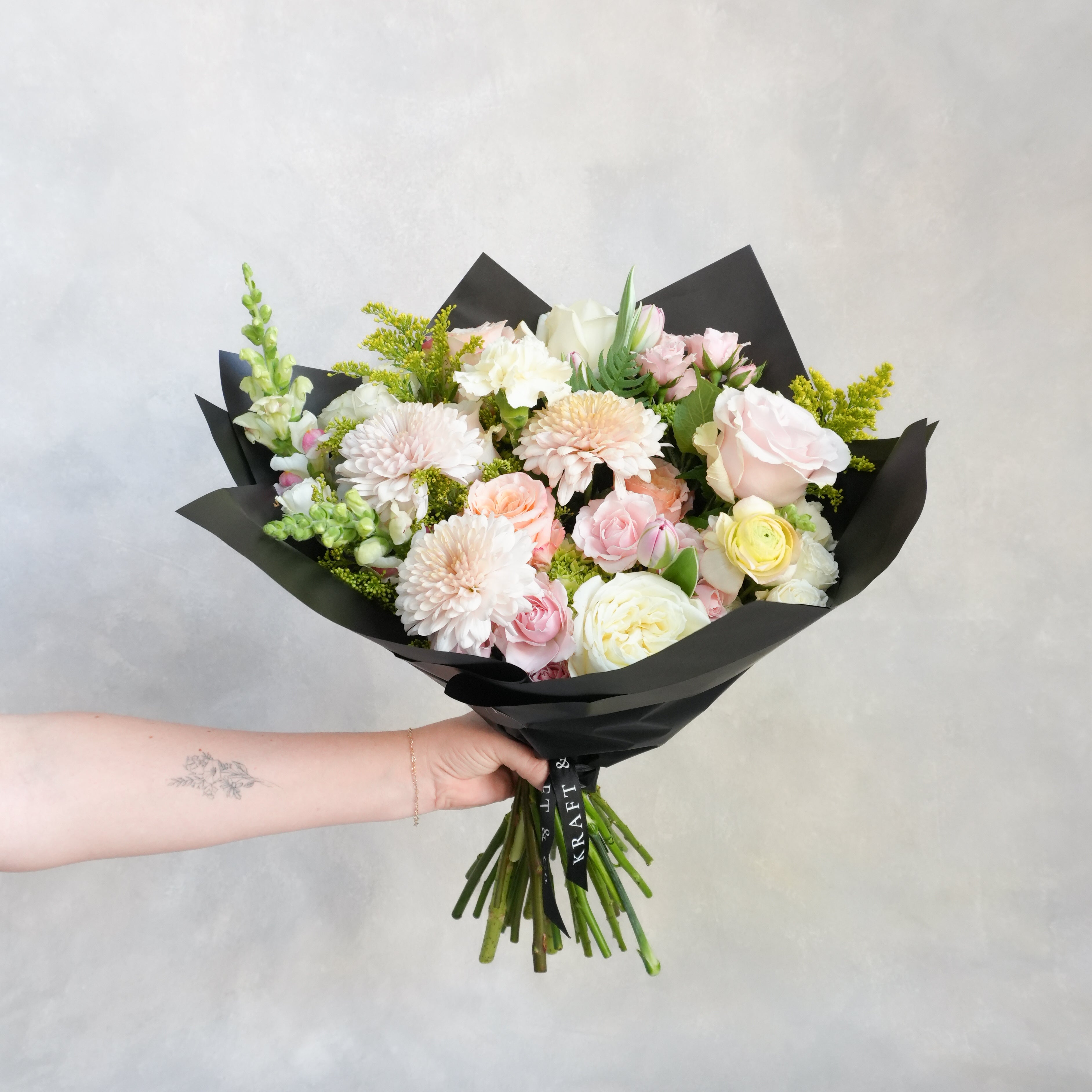Hand Tied Bouquet | Grand