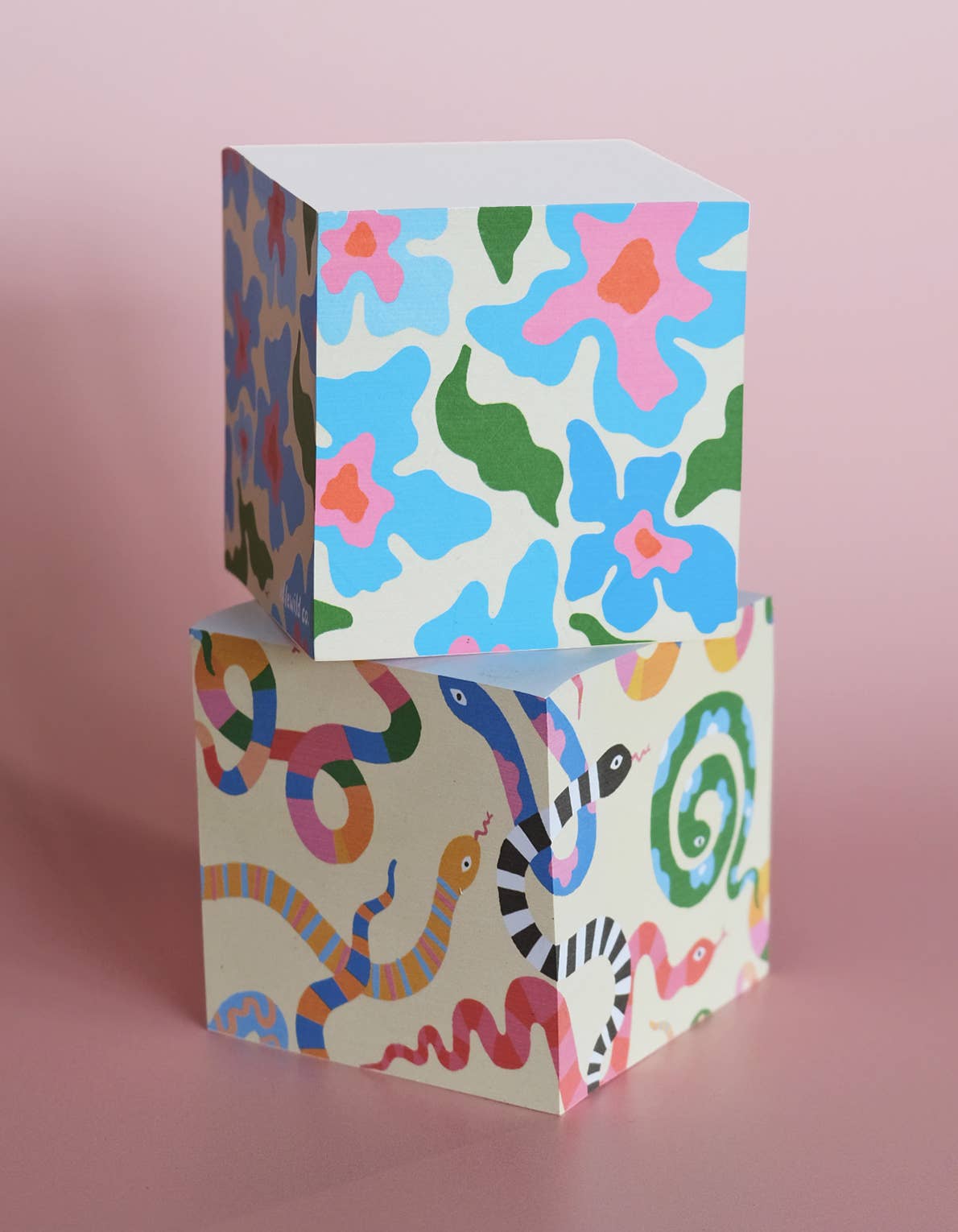 Sticky Note Cube | Colorful Snakes
