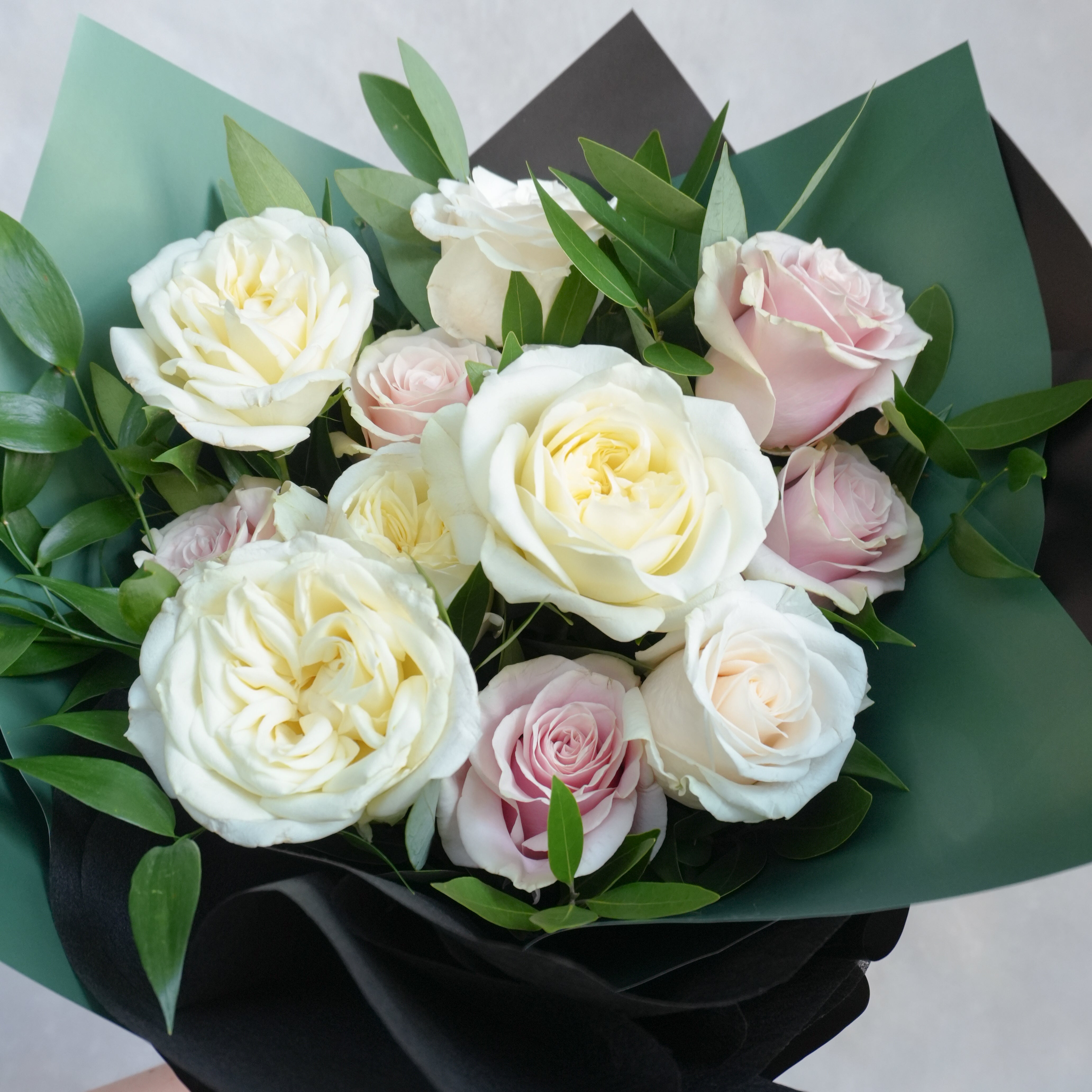 Hand Tied Bouquet | Lovely Roses
